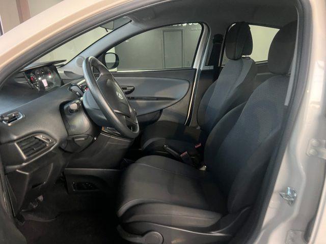 LANCIA Ypsilon 1.2 69 CV 5 porte Silver