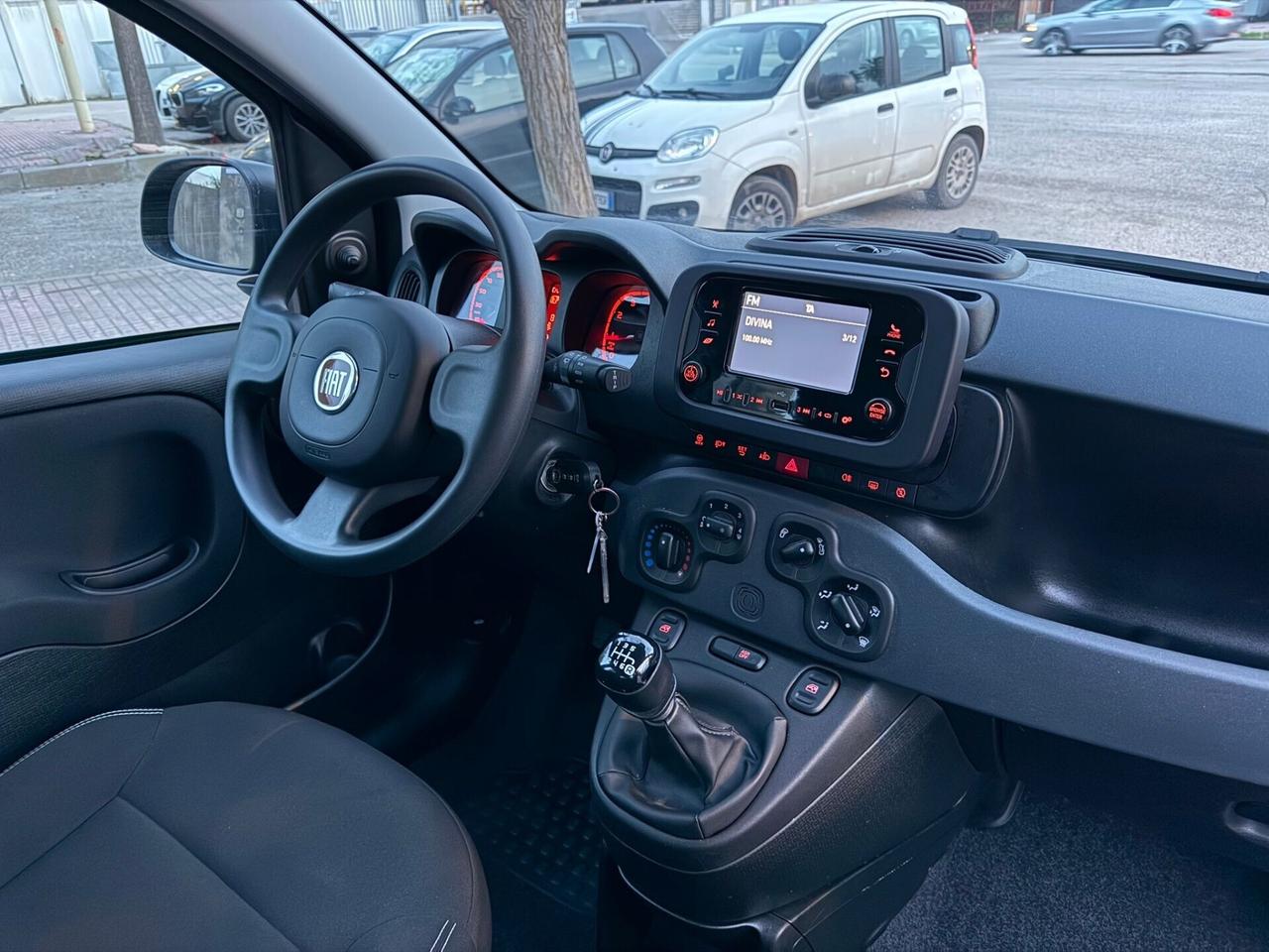 Fiat Panda KM.28.000 1.0 HYBRID 10/2023