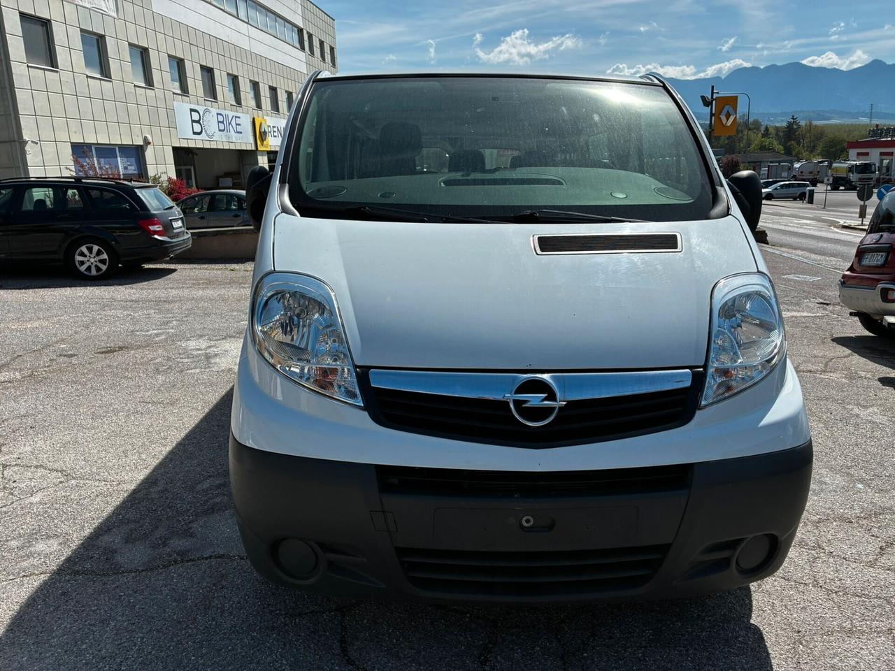 OPEL VIVARO 2.0 CDTI 8POSTI PASSO LUNGO GANCIO TRAINO KM115MILA