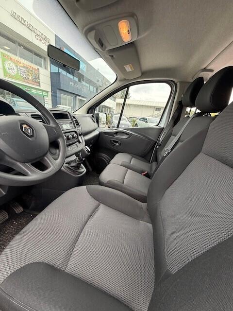 Renault Trafic T27 2.0 dCi 120CV PC-TN Zen 9 POSTI