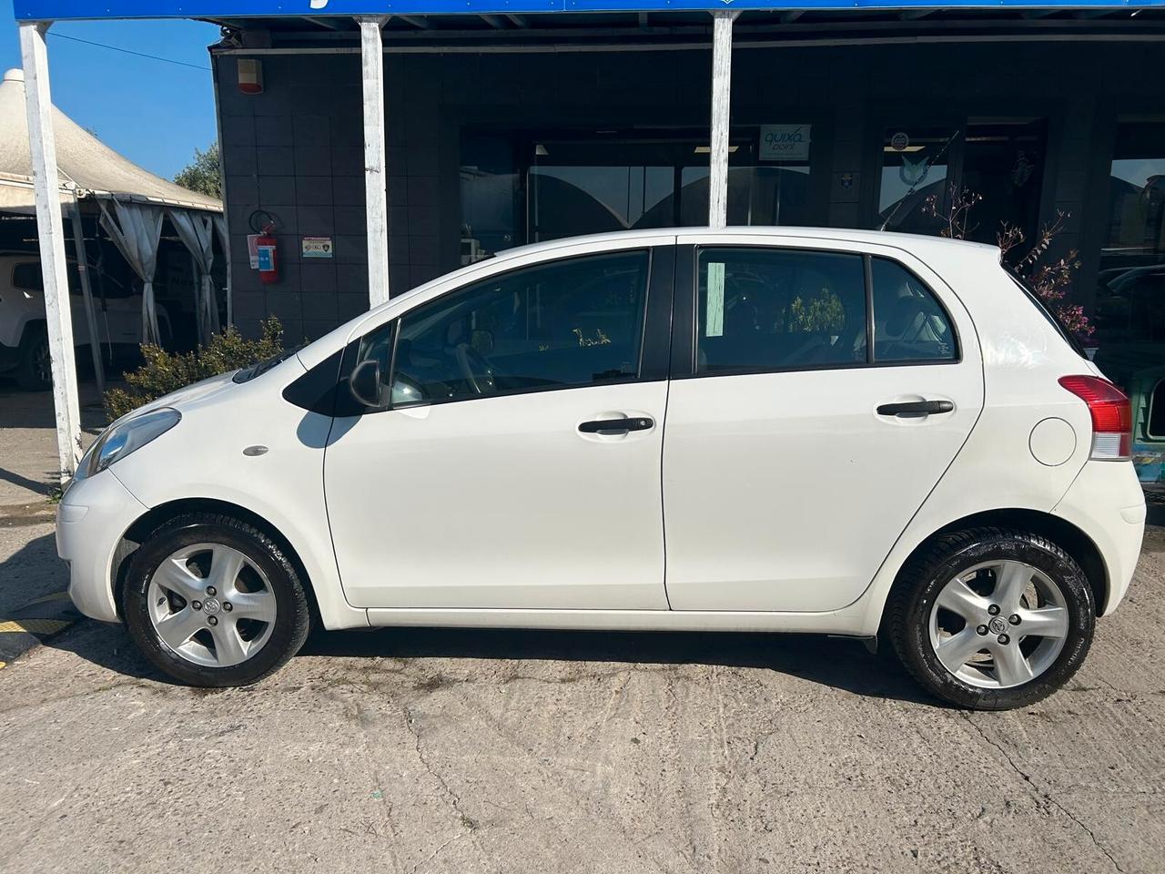 Toyota Yaris 1.0 5 porte Sol
