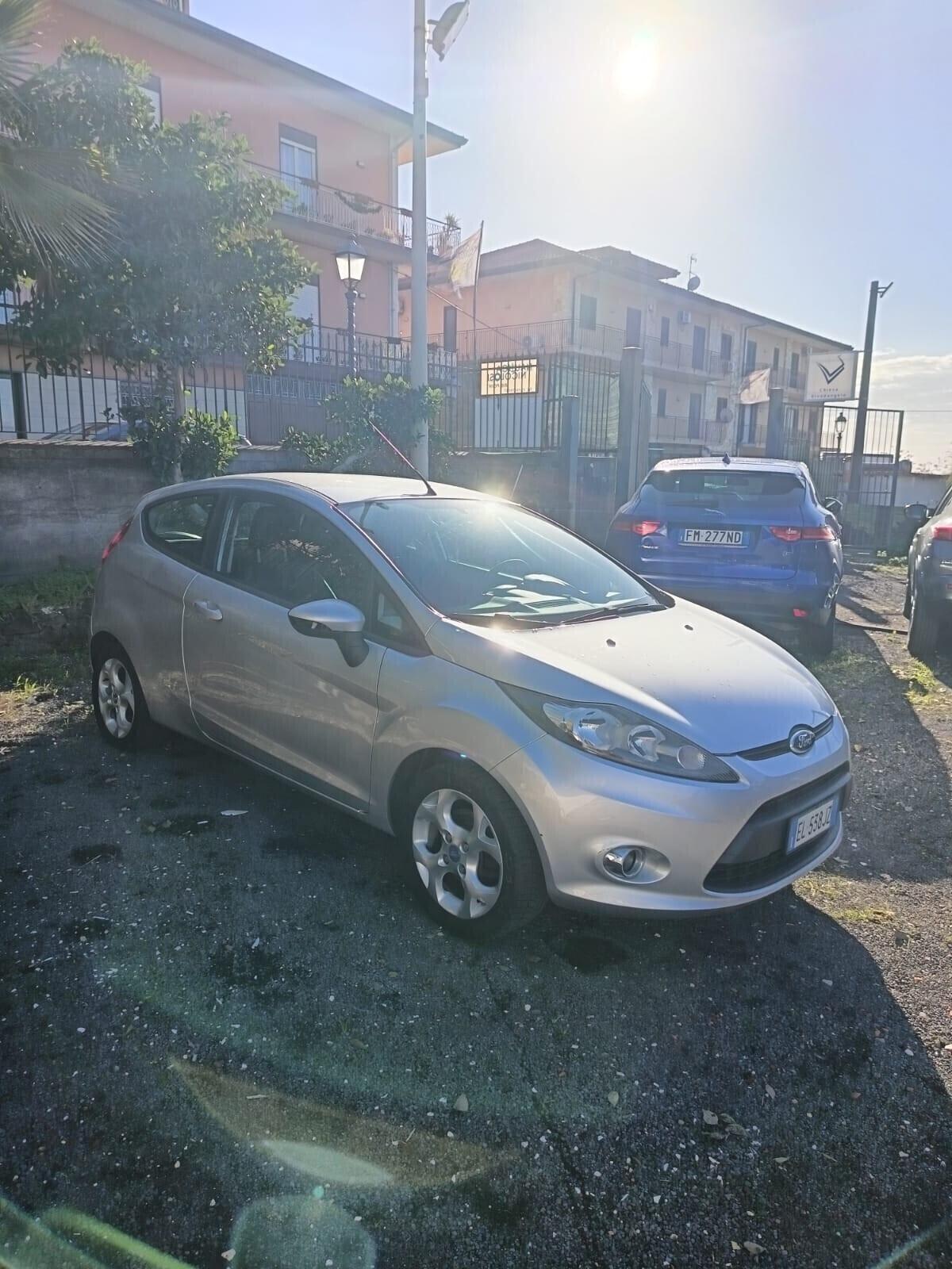 Ford Fiesta 1.4 TDCi 70CV 3 porte ok neopatentati