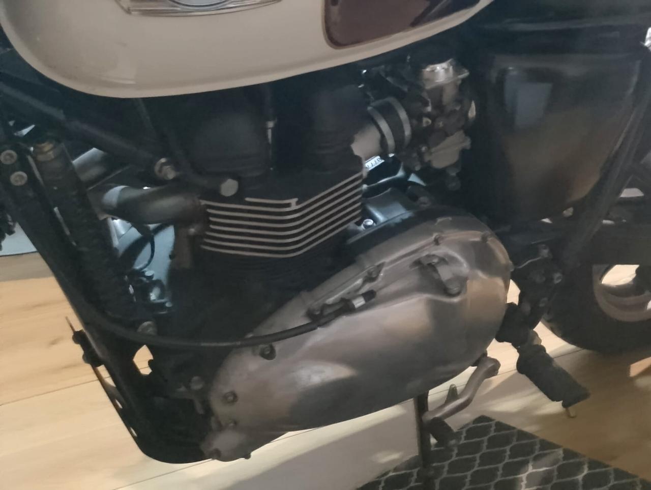 Triumph Bonneville SE
