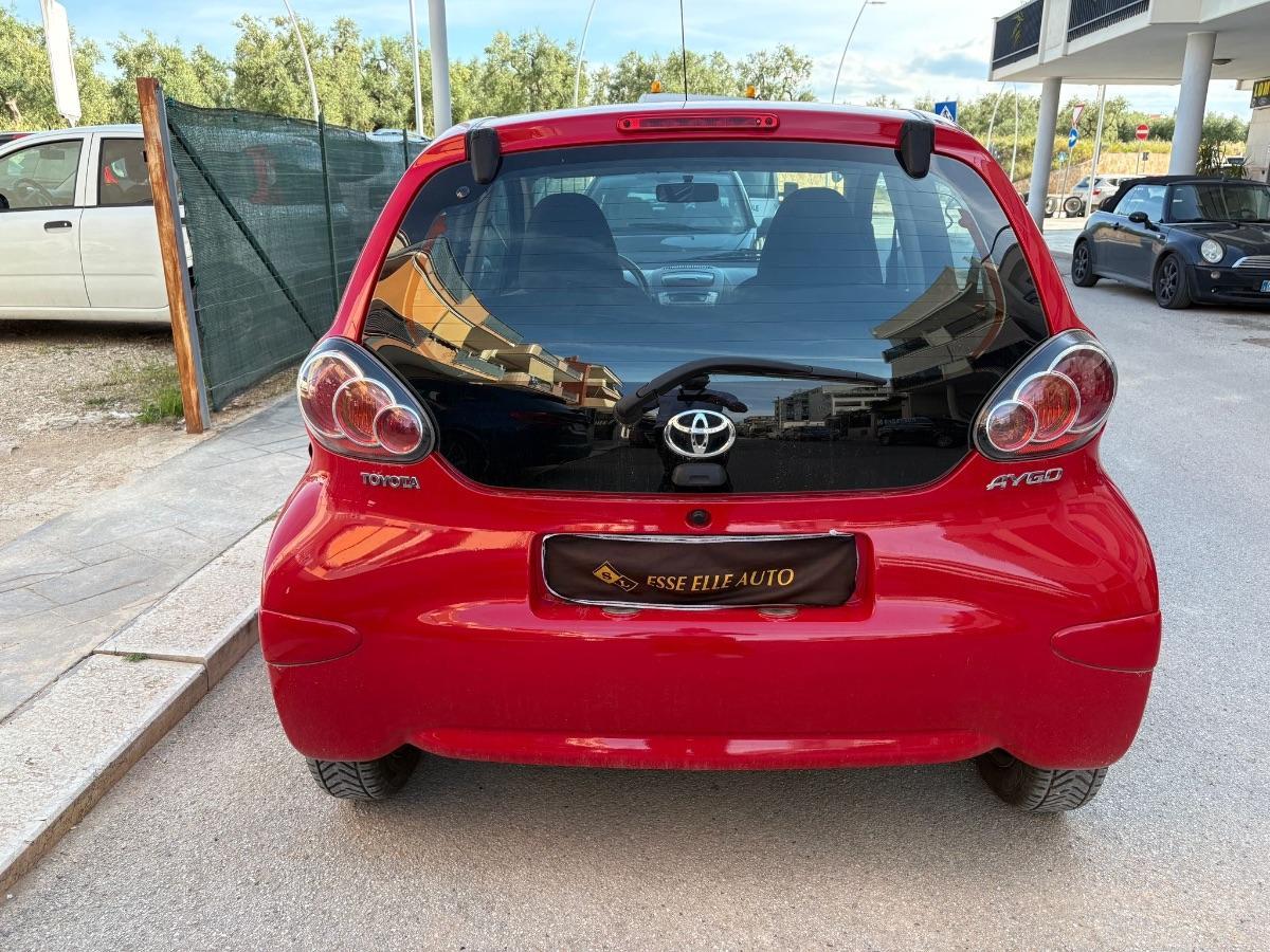 TOYOTA - Aygo - 12V VVT-i 5 porte Sol Conn. Red Ed.