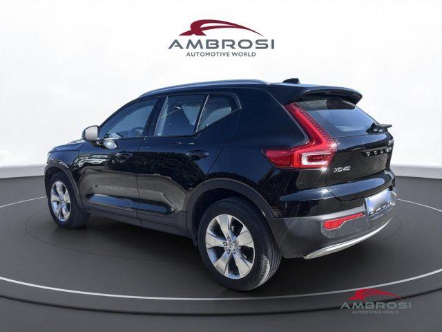 VOLVO XC40 T2 Geartronic Momentum Pro