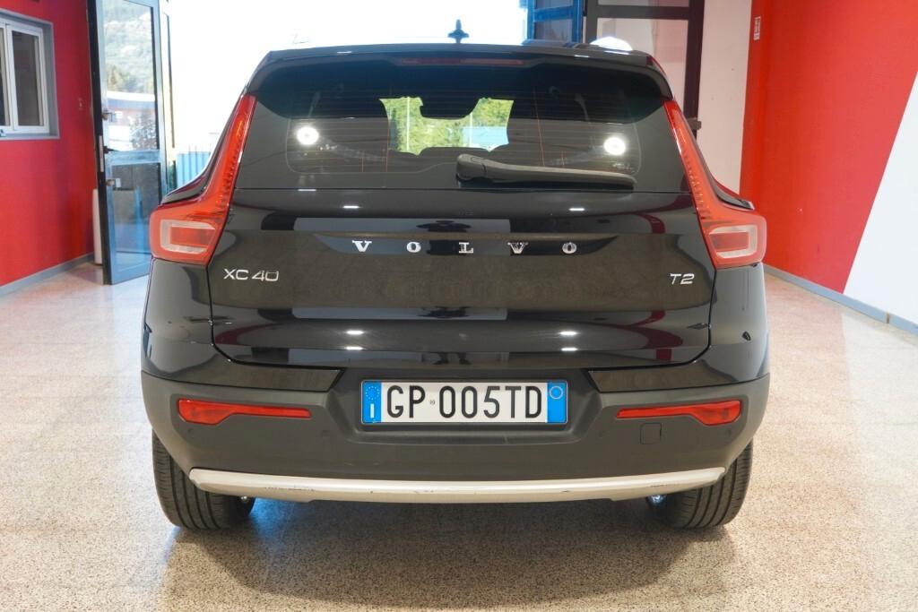 VOLVO XC40 1.5 T2 129CV AUTOM. CORE ( FARI LED - COCKPIT - CRUISE - NAVI - MIRROR - PDC - TELECAMERA POST. - CERCHI 18 )