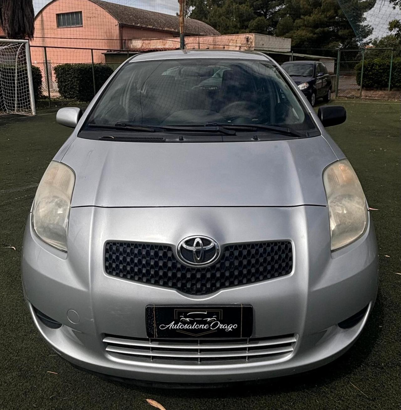 Toyota Yaris 1.0 5 porte
