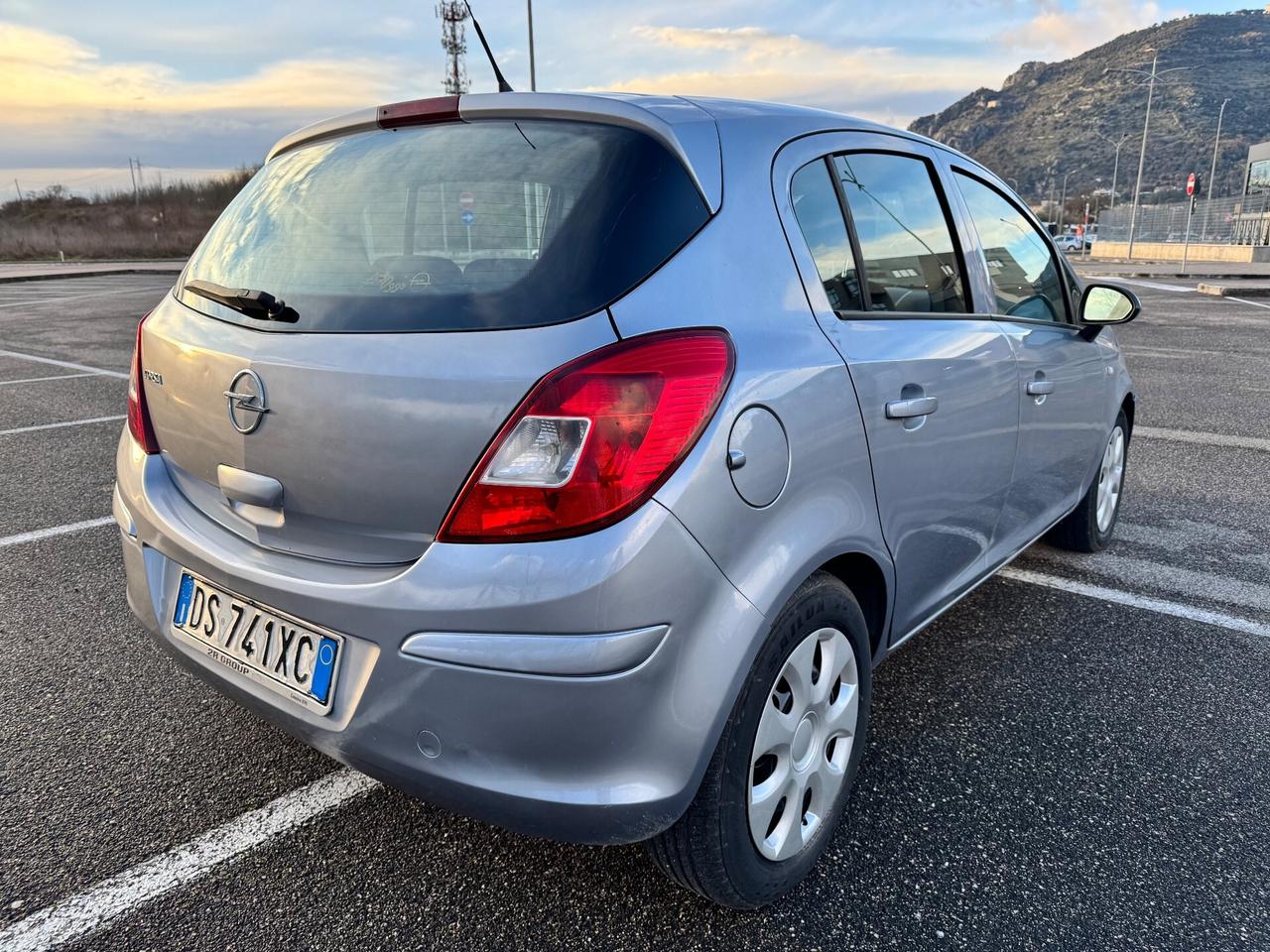 Opel Corsa 1.2 5 porte Benzina km originali