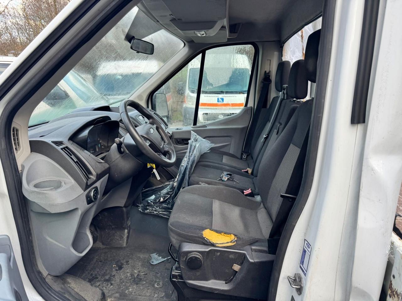 Ford transit incidentato