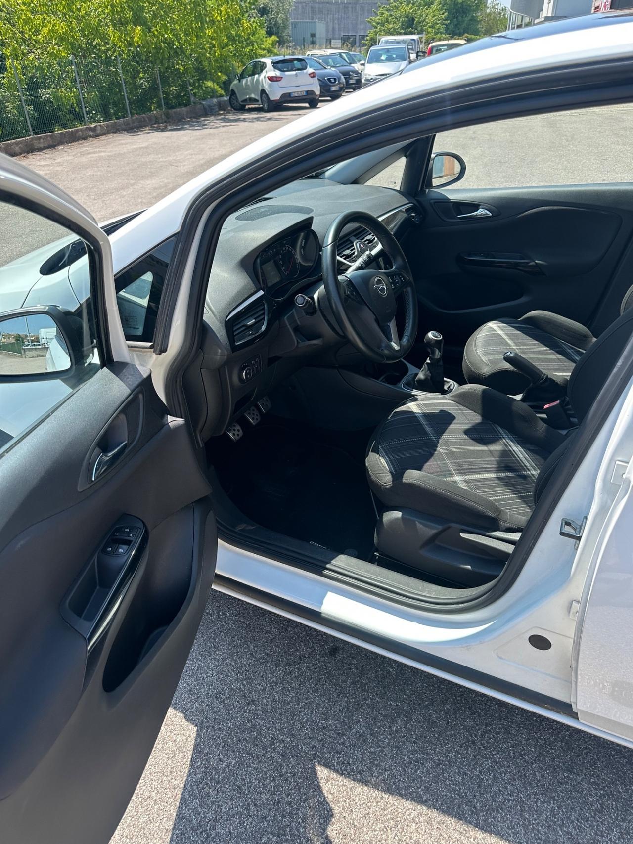 Opel Corsa 1.4 90CV GPL Tech 5 porte Neopatentati