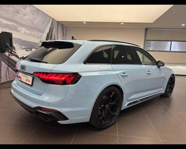 AUDI RS 4 Avant