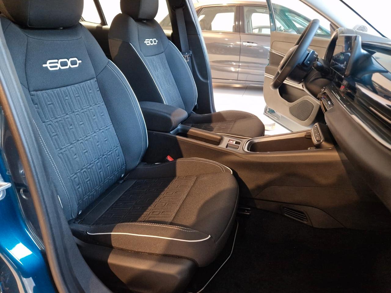 Fiat 600 Hybrid 110 CV DCT MHEV La Prima
