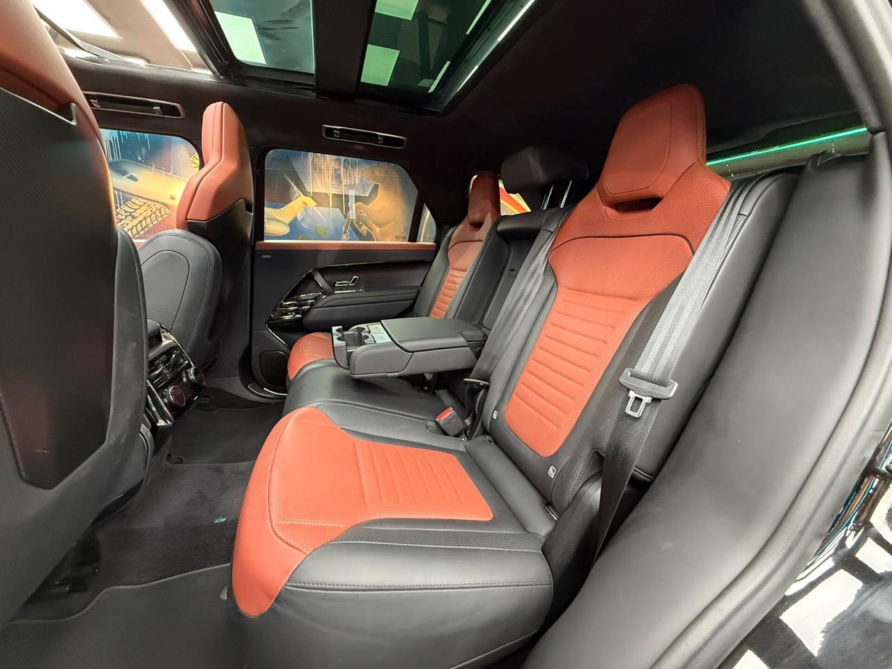Land Rover Range Sport 4.4 V8 635 CV SV Edition One (091)
