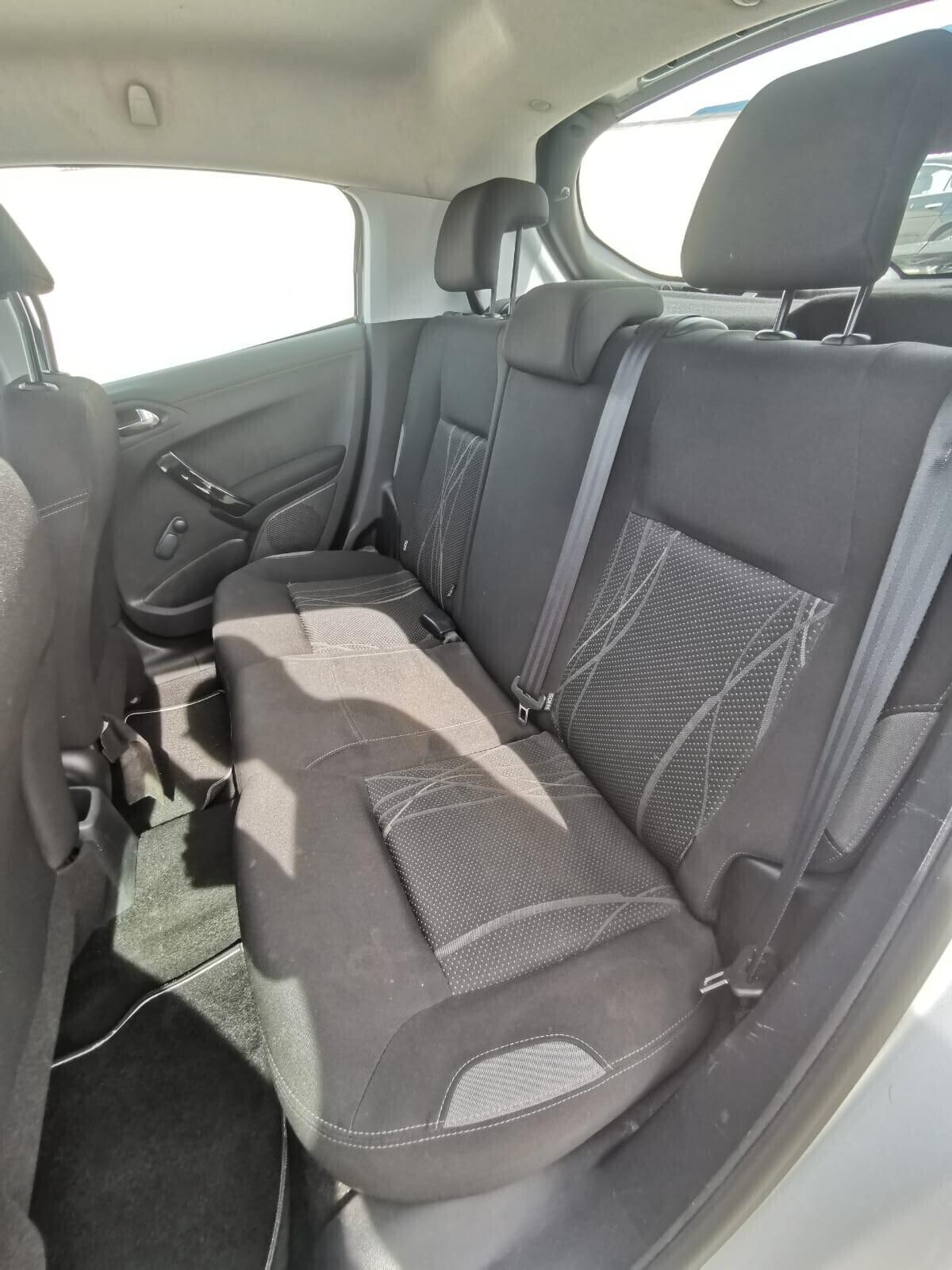 Peugeot 208 1.0 VTi 68 CV 5 porte Active - 2013