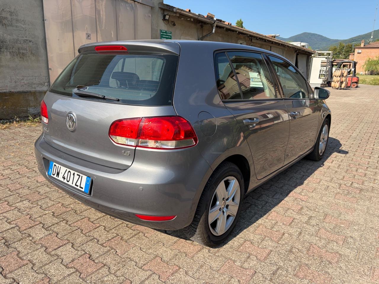 Volkswagen Golf 1.6 BENZINA 86MILA KM