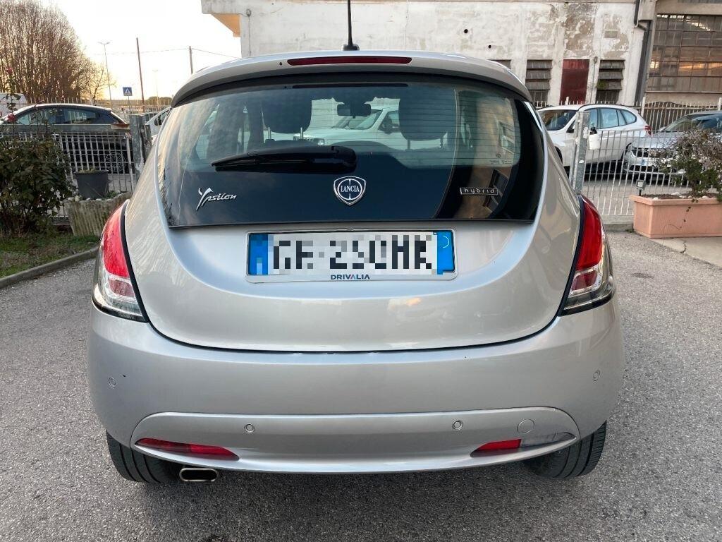 Lancia Ypsilon 1.0 FireFly