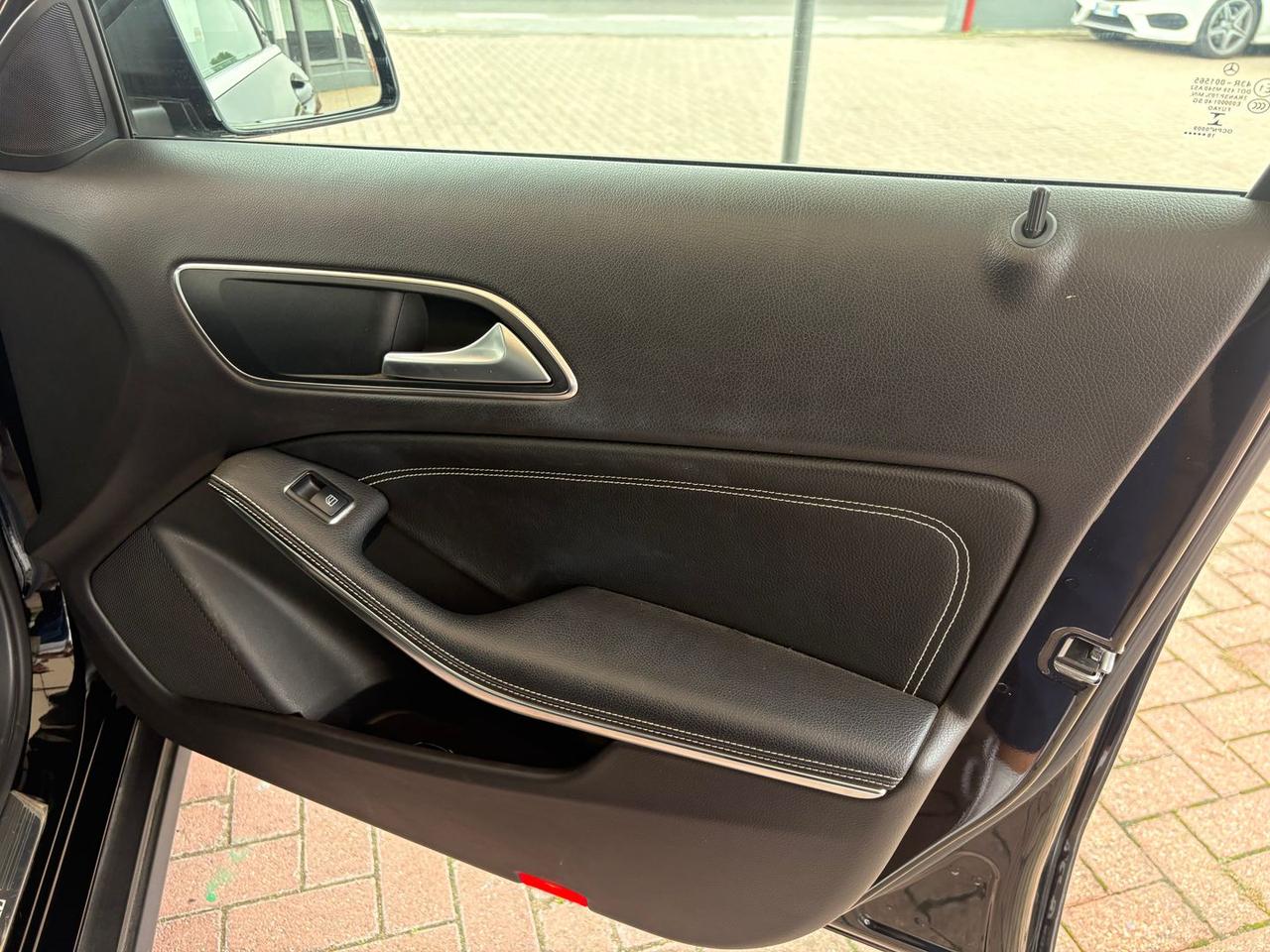 Mercedes-Benz GLA 200 200 D Premium #50687