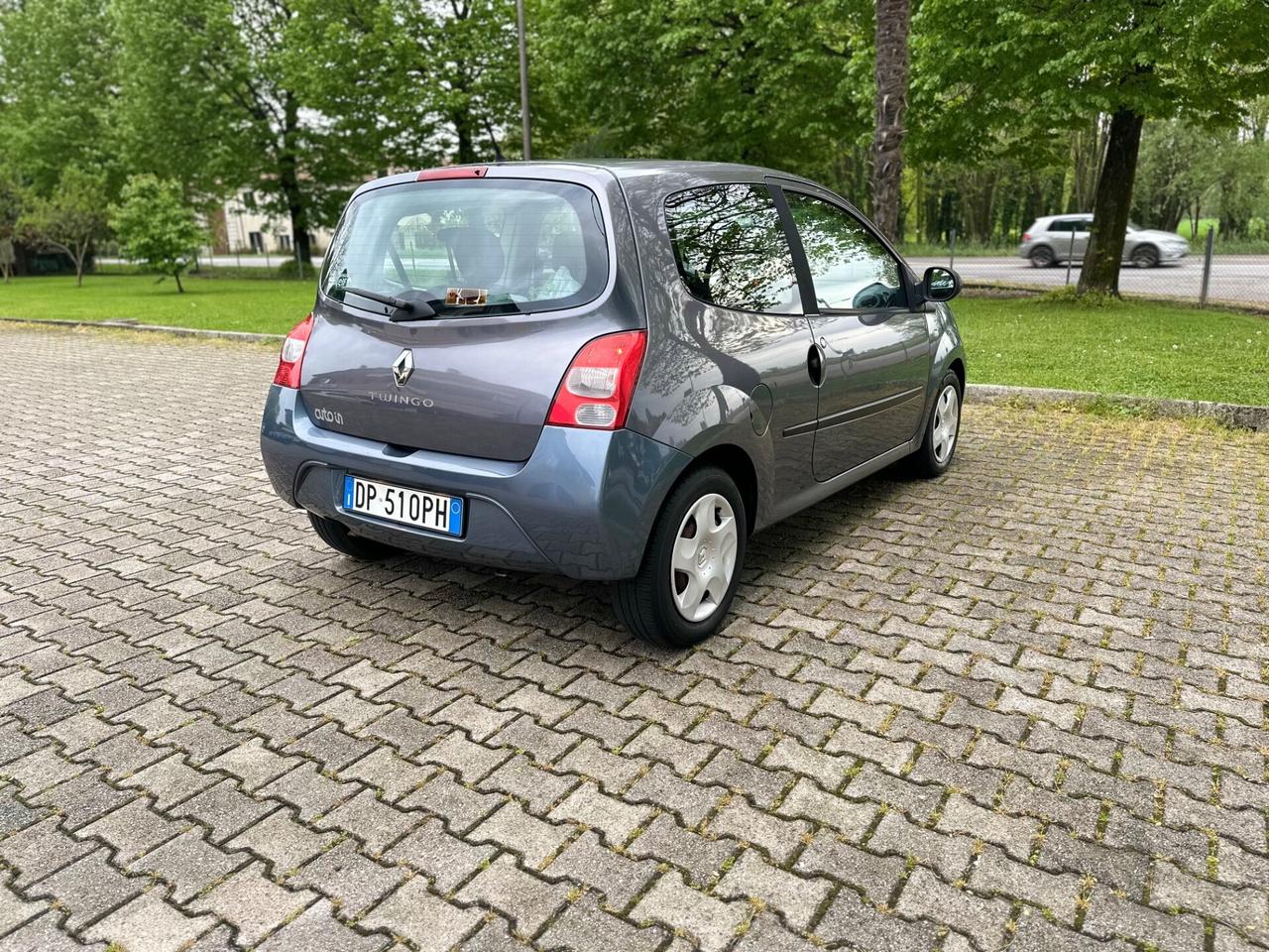 Renault Twingo 1.2 16V Quickshift Initiale NEOPATENTATI