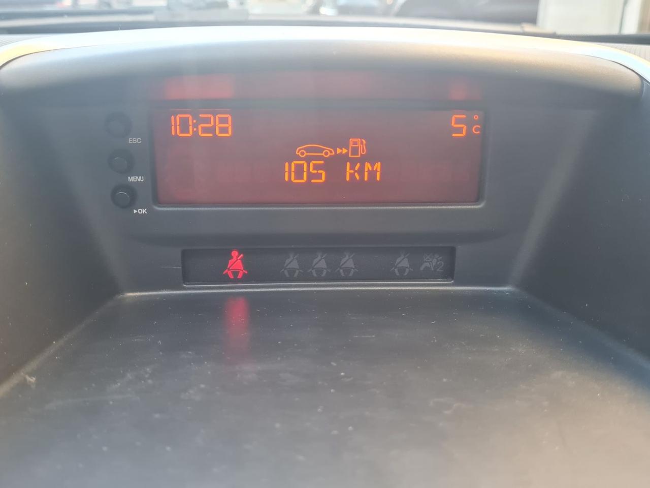 Peugeot 207 1.4 HDI FAP 70 X-Line #8141