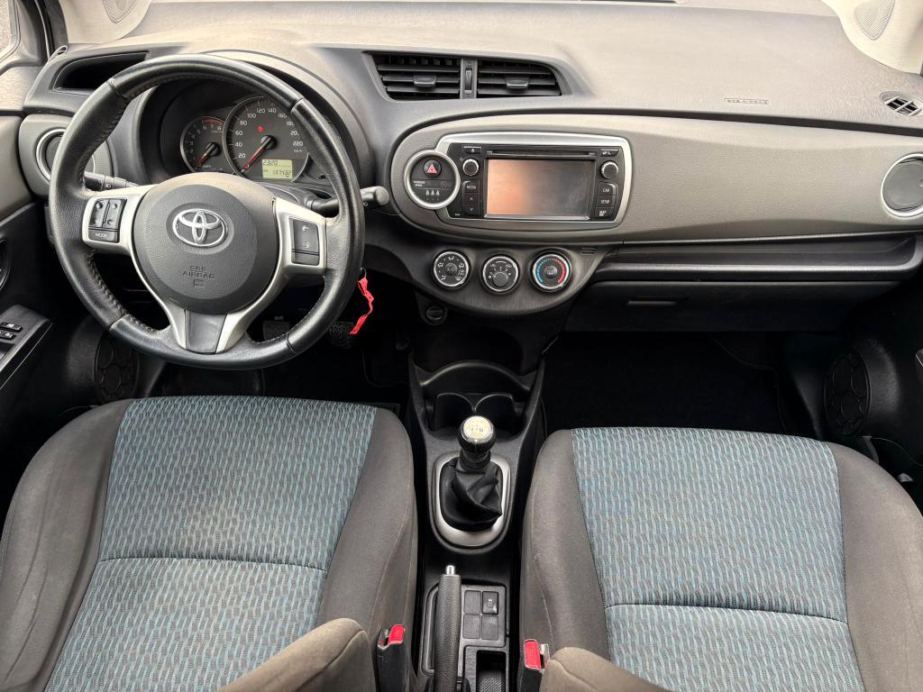 Toyota Yaris 5 Porte 1.0 BENZ 69 CV Lounge ADATTA NEOPATENTATI