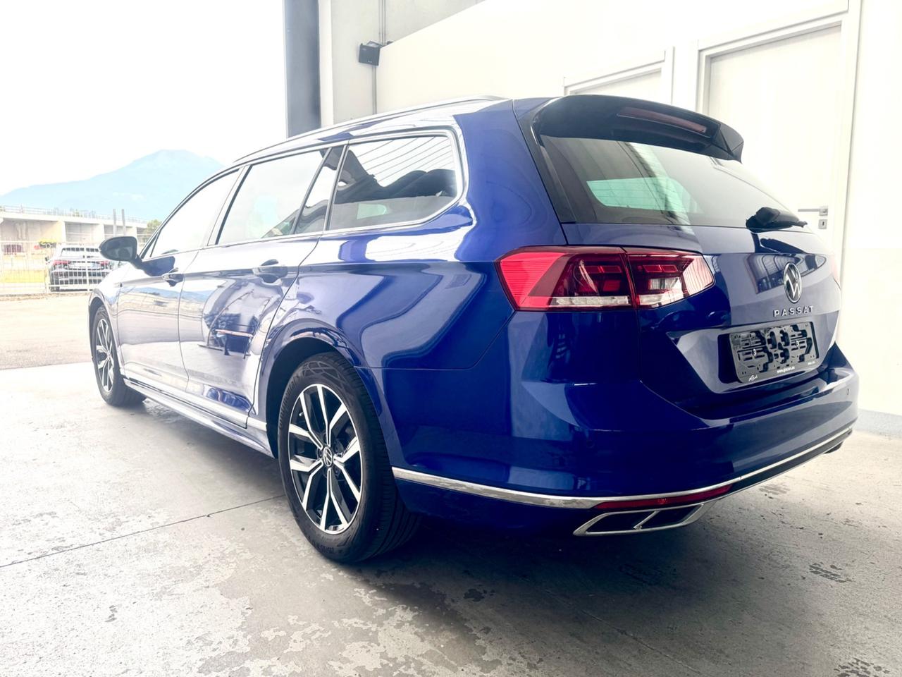 Volkswagen Passat R-Line 2.0 TDI SCR 200 CV DSG Executive