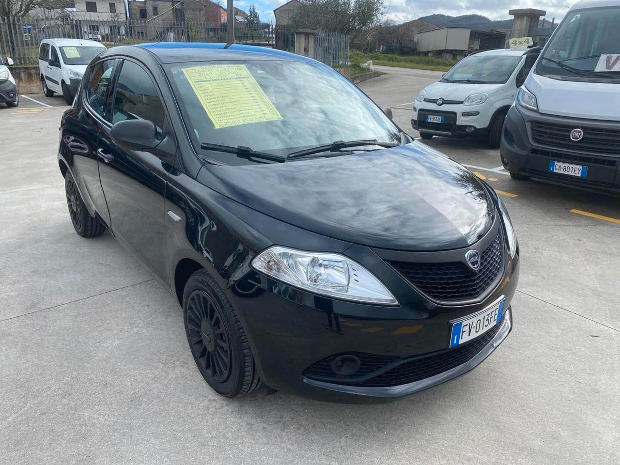 Lancia Ypsilon 1.2 69 CV Benzina-GPL Ecochic Elefantino Blu
