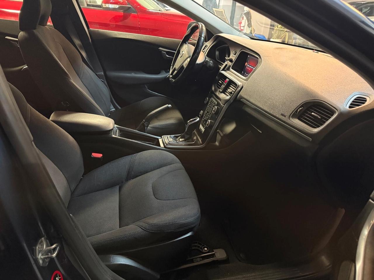 Volvo V40 D2 Geartronic Momentum