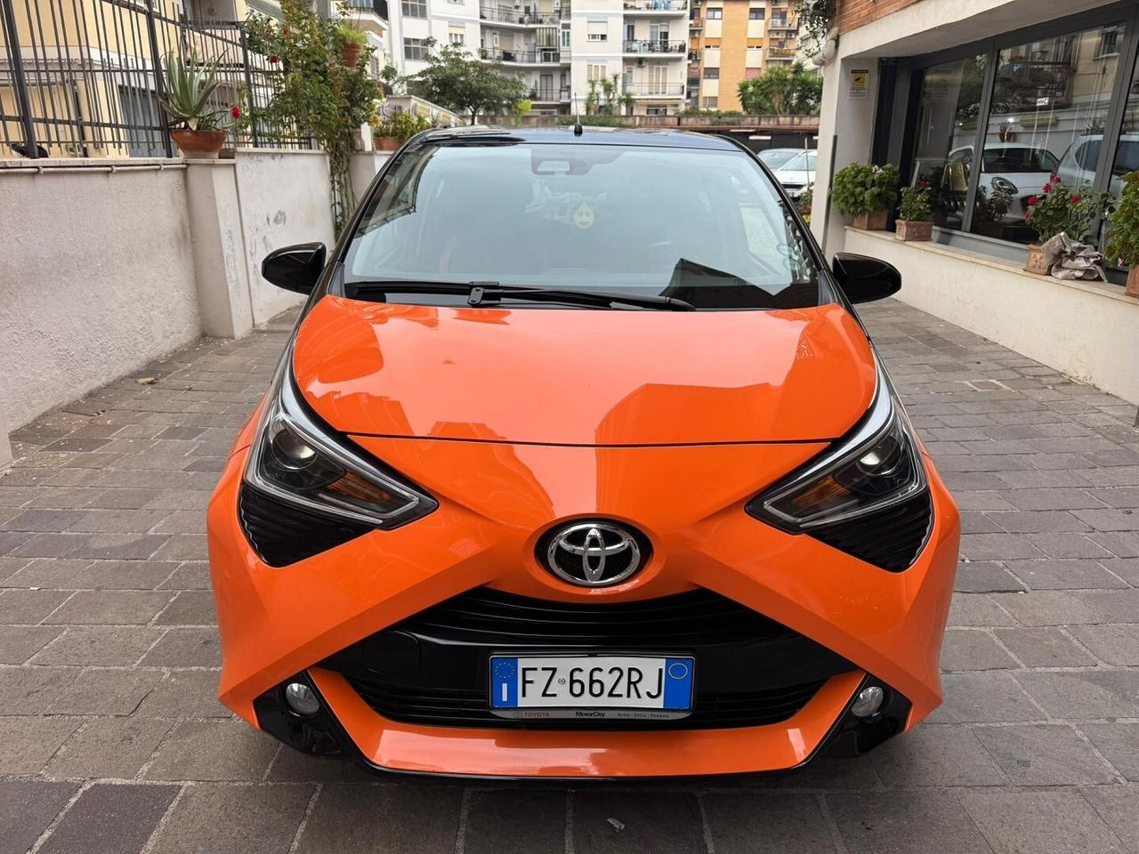 TOYOTA Aygo Connect 1.0 VVT-i 72CV 5P x-clusiv