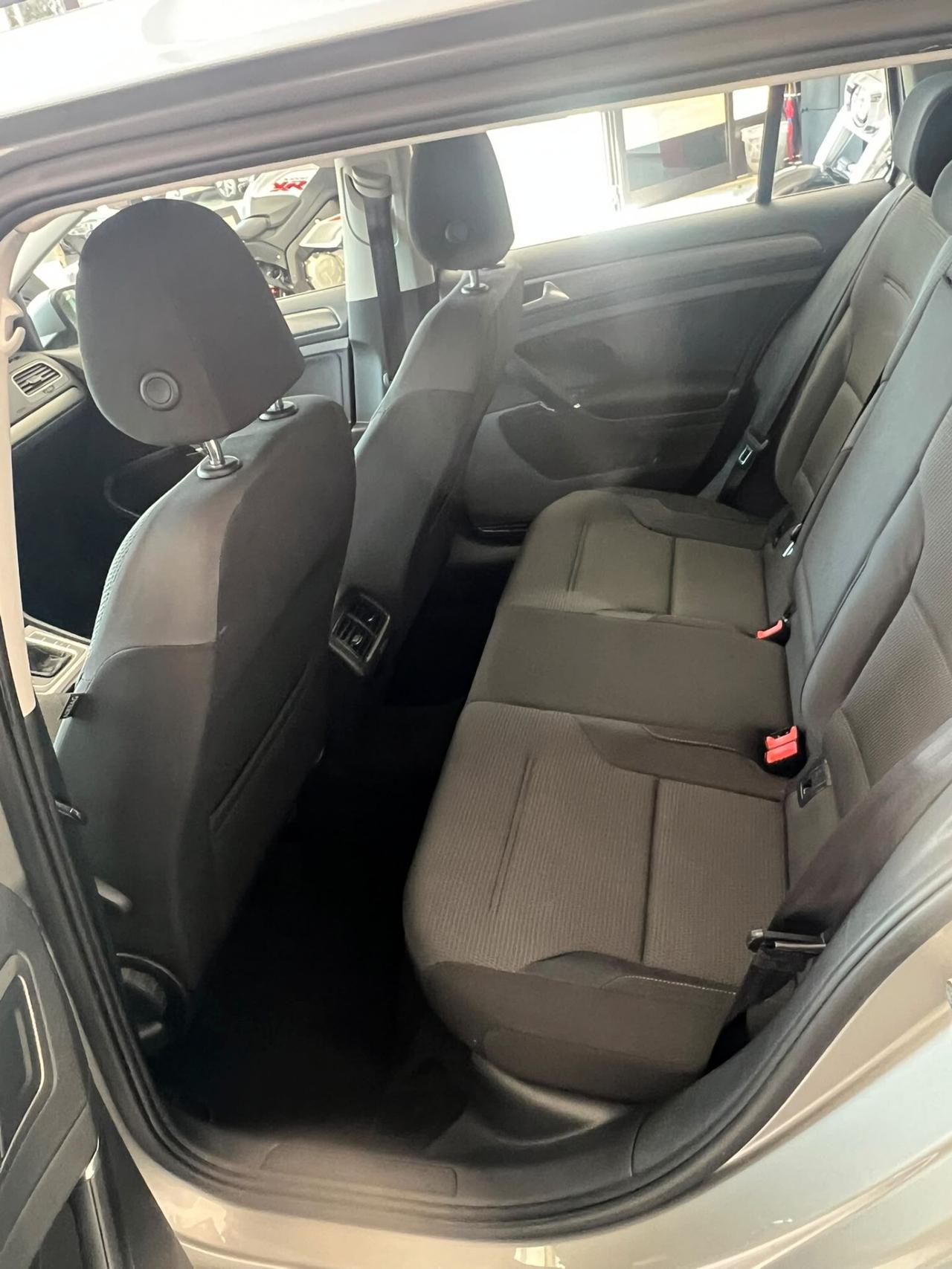 Volkswagen Golf Variant 1.6 TDI 110 CV DSG Comfortline BlueMotion Tech.