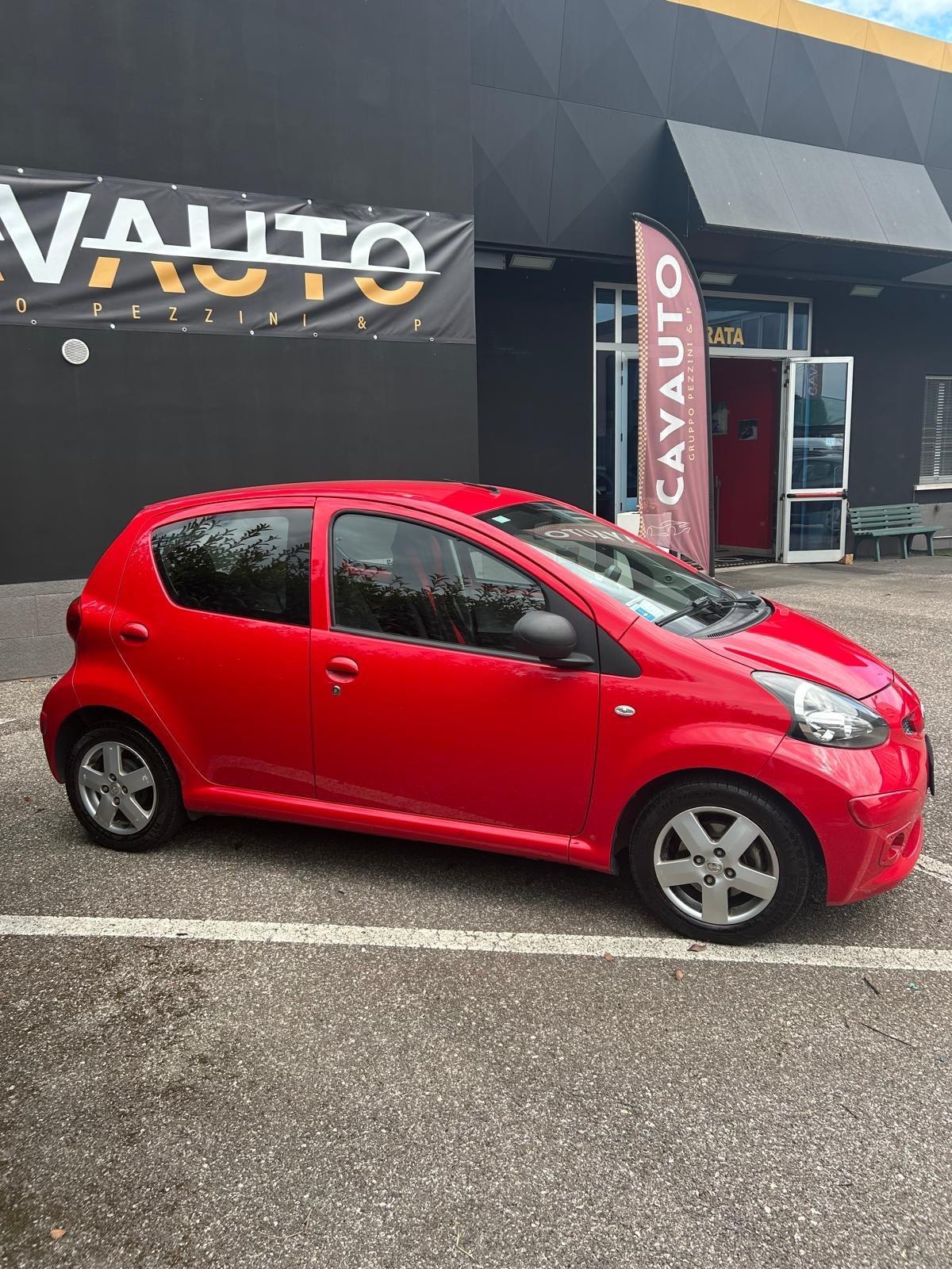Toyota Aygo 1.4 turbodiesel 5 porte Sol