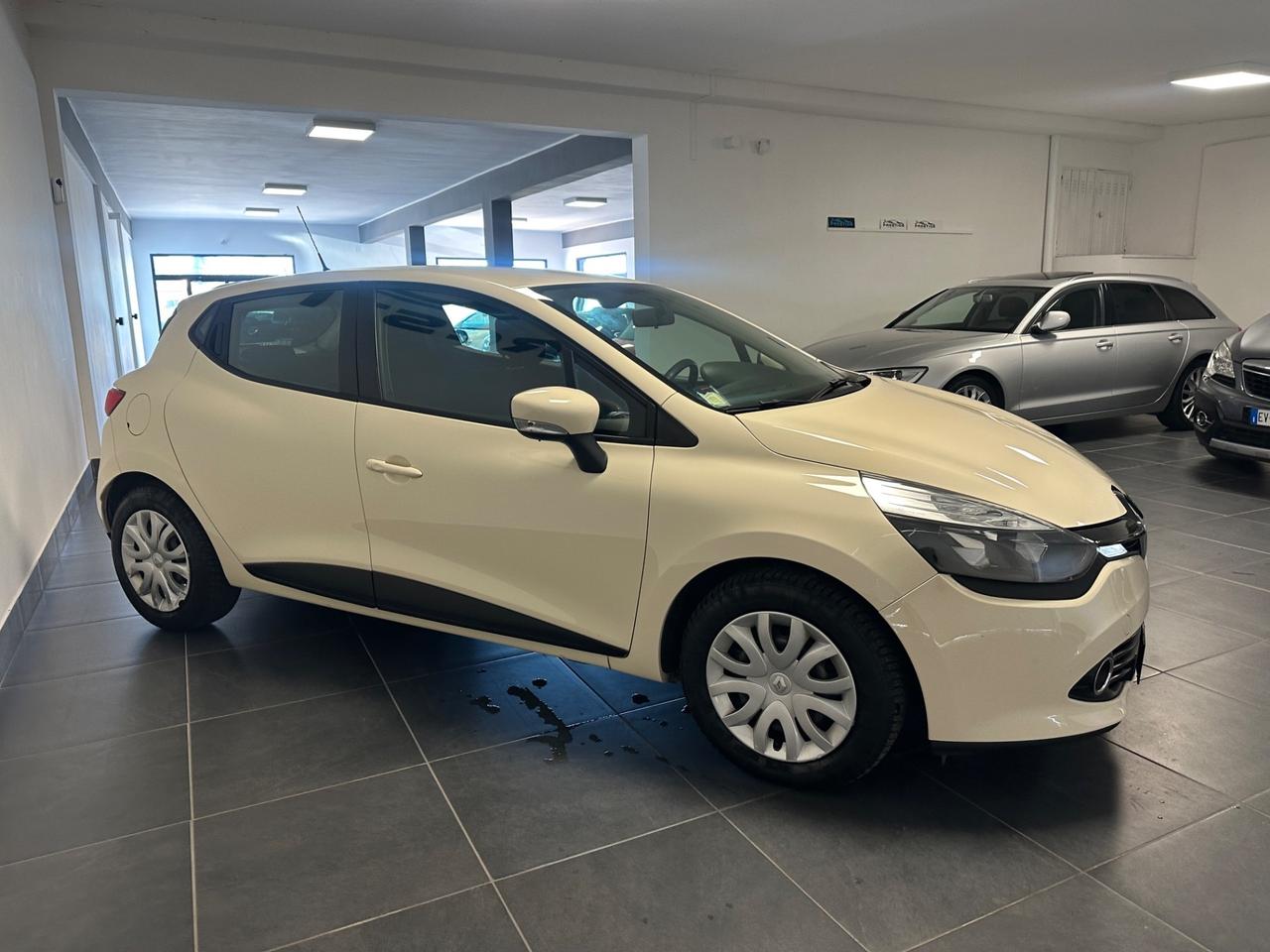 RENAULT CLIO 1.5 DCI NEOPATENTATI 74CV P.CONSEGNA