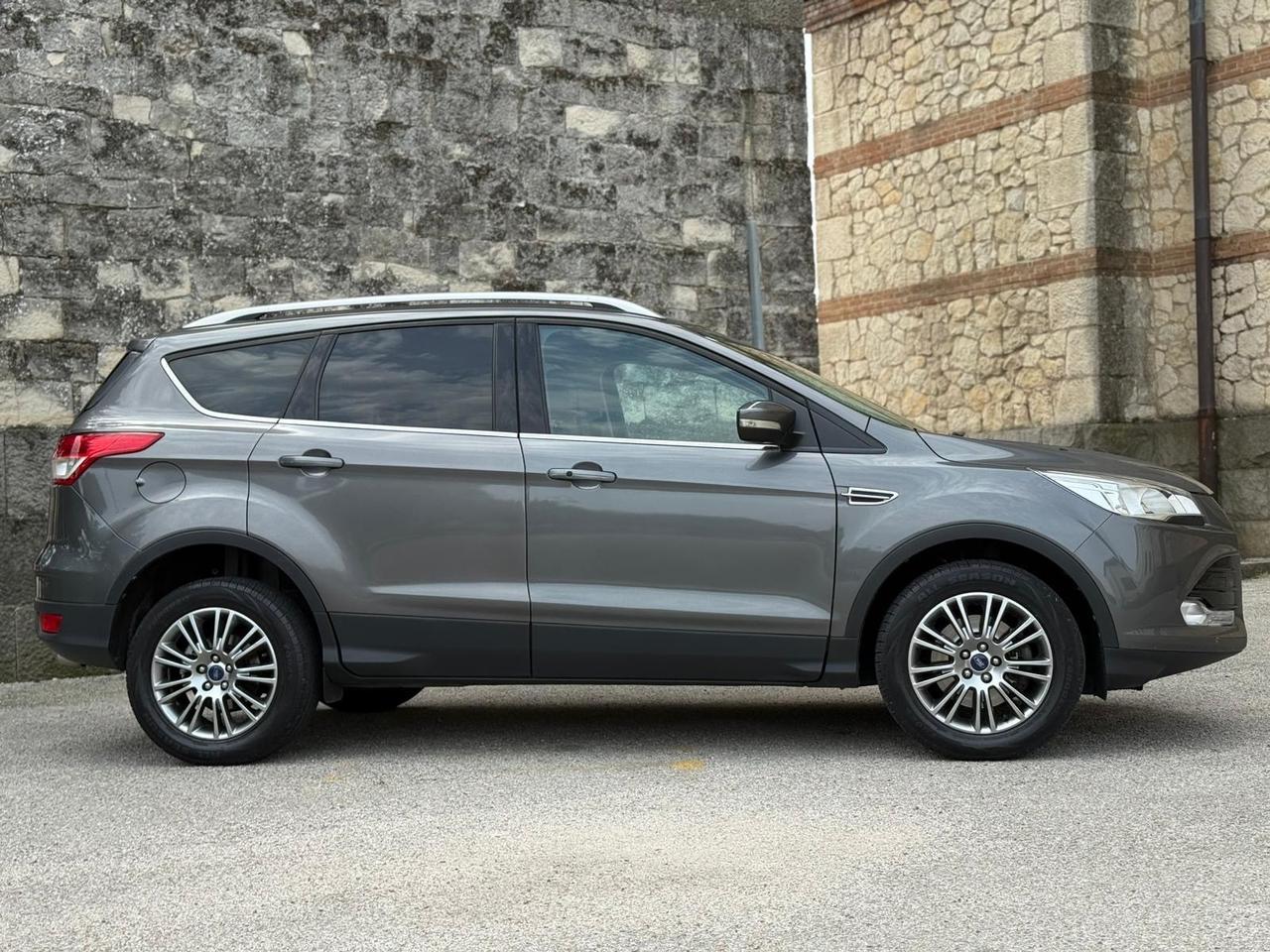 Ford Kuga 2.0 TDCI 140 CV 4WD Titanium
