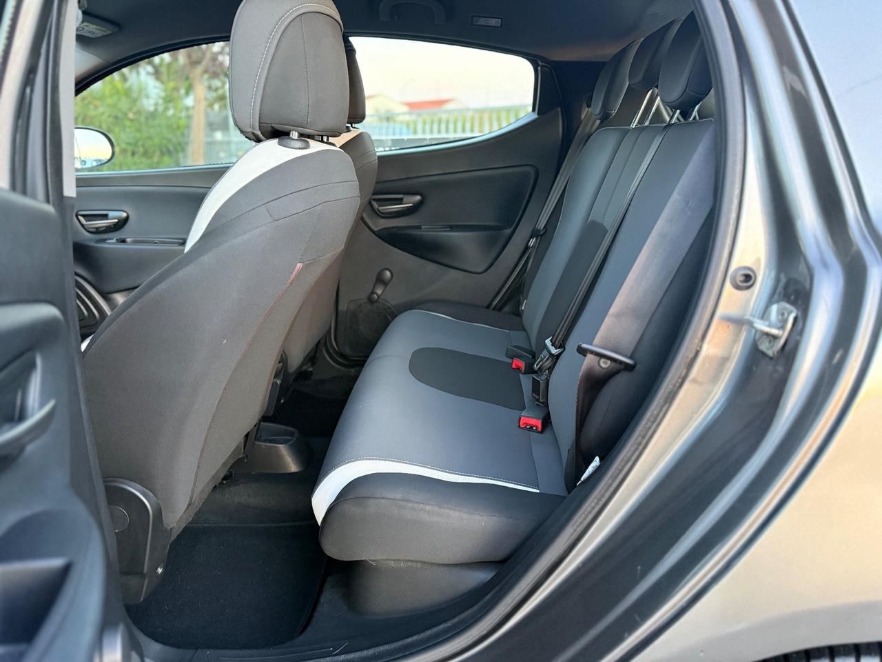 Lancia Ypsilon 1.2 69 CV 5 porte Elefantino