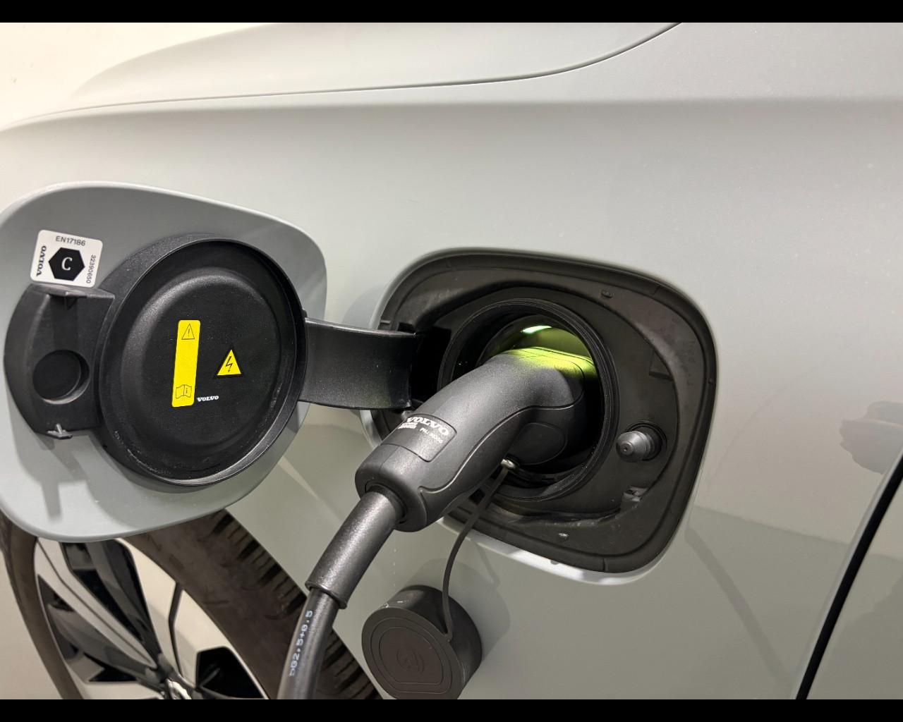 VOLVO XC60 T6 PHEV PLUS DARK AWD AUTO