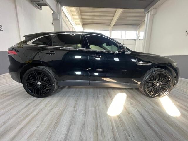 Jaguar F-Pace 3.0 D V6 300 CV AWD aut. S