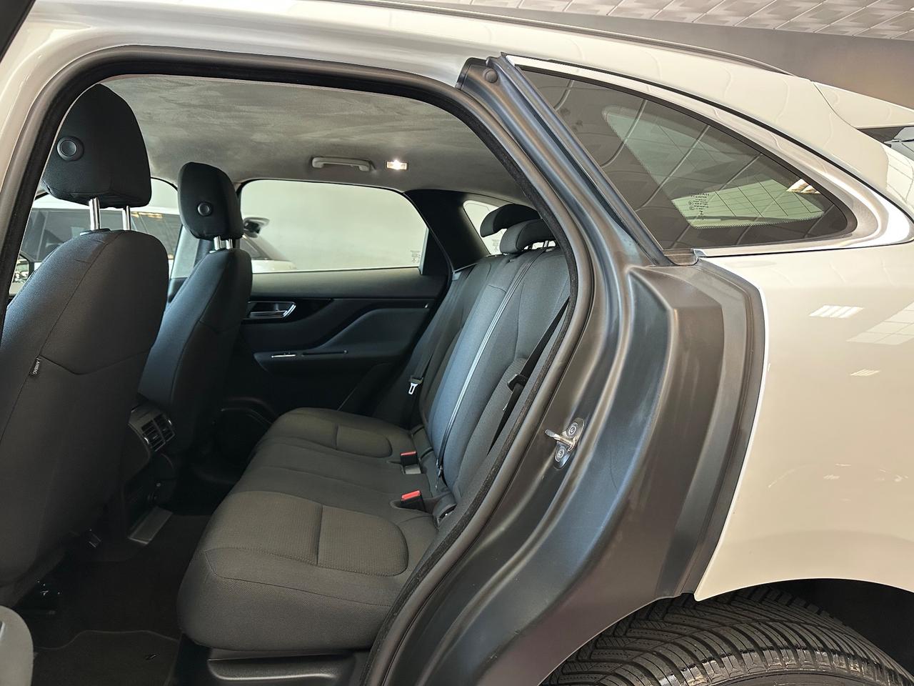 Jaguar F-Pace 2.0 D 180 CV AWD aut. Portfolio