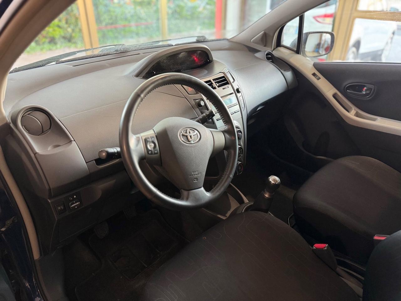 Toyota Yaris 1.0 5 porte Sol