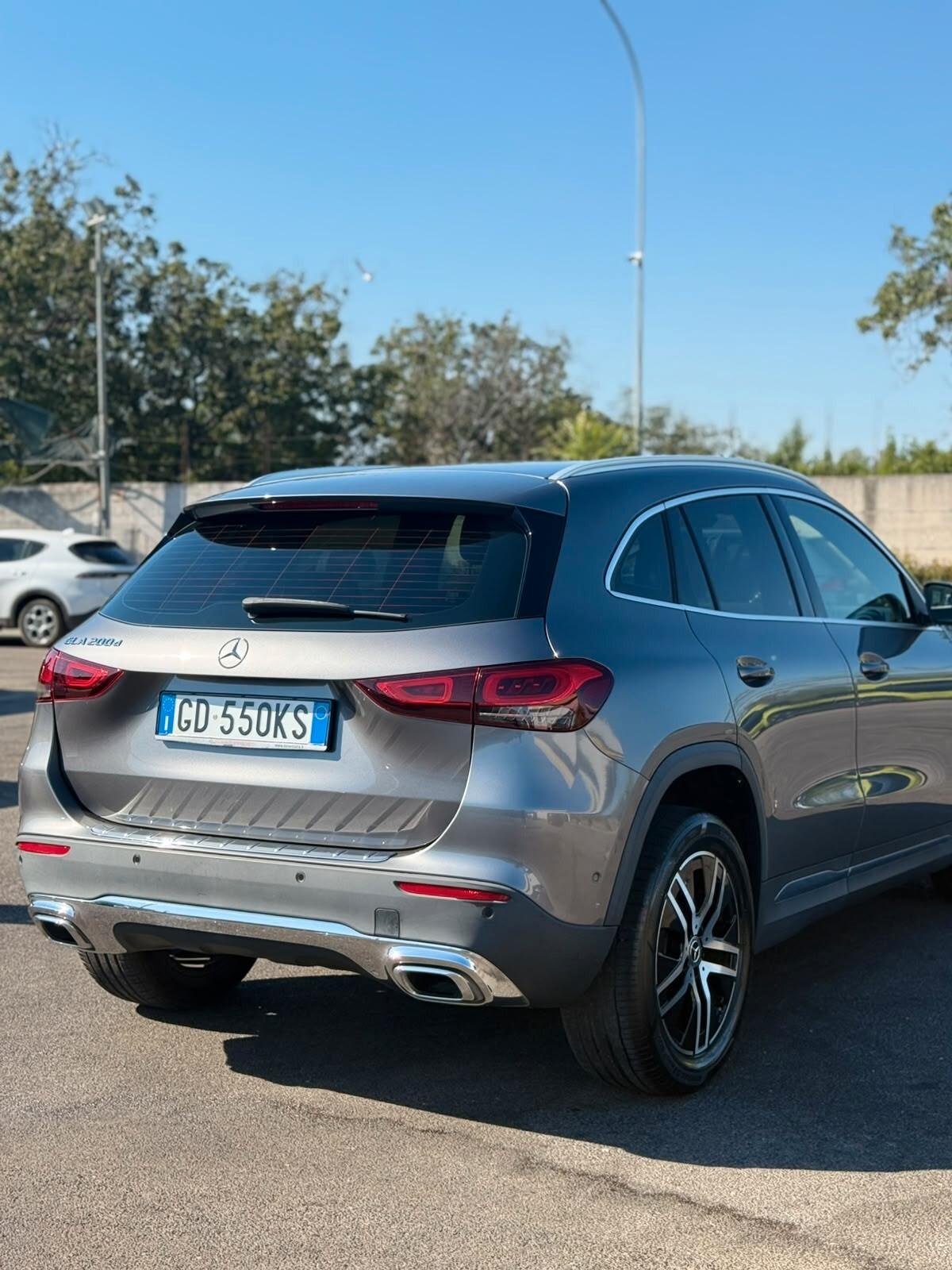 Mercedes-benz GLA 200 d Automatic Premium iva deducibile
