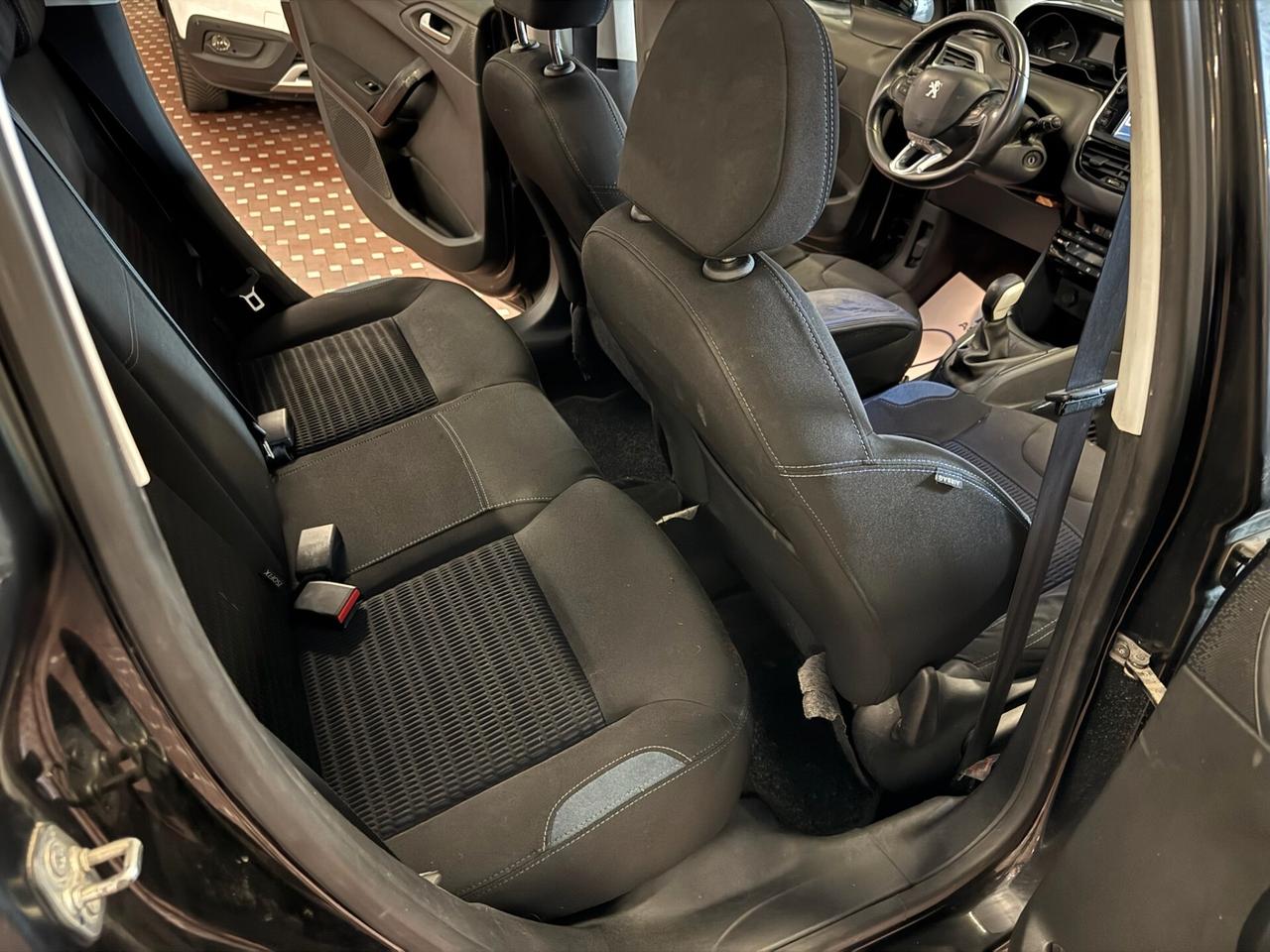 Peugeot 208 1.2 VTi 82 CV 5 porte Allure - IDEALE PER NEOPATENTATI