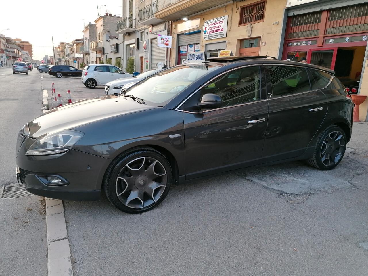 Lancia Delta 1.9 MJT Twinturbo DPF Platino