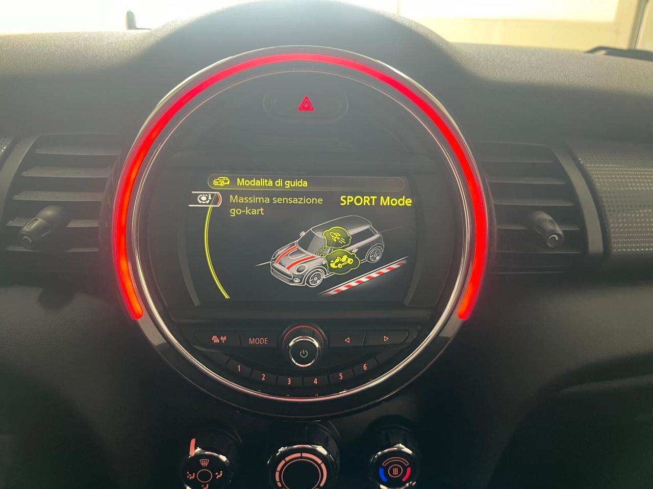 Mini 1.5 Cooper D 116cv Hype FULL BLACK