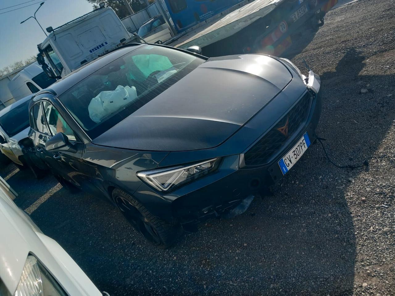 Cupra Leon 15 BENZINA 150 IBRIDA ANNO 2024 SINISTRATA