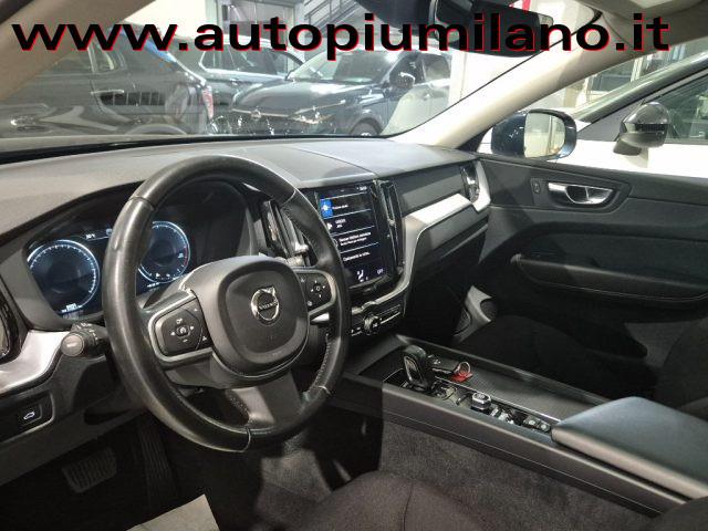 VOLVO XC60 B4 (d) AWD Geartronic Business Plus