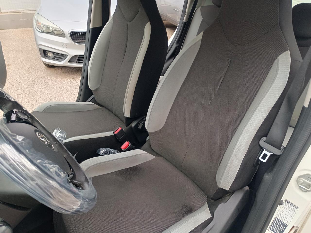 Toyota Aygo 1.0 VVT-i 69 CV 5 porte x-cool