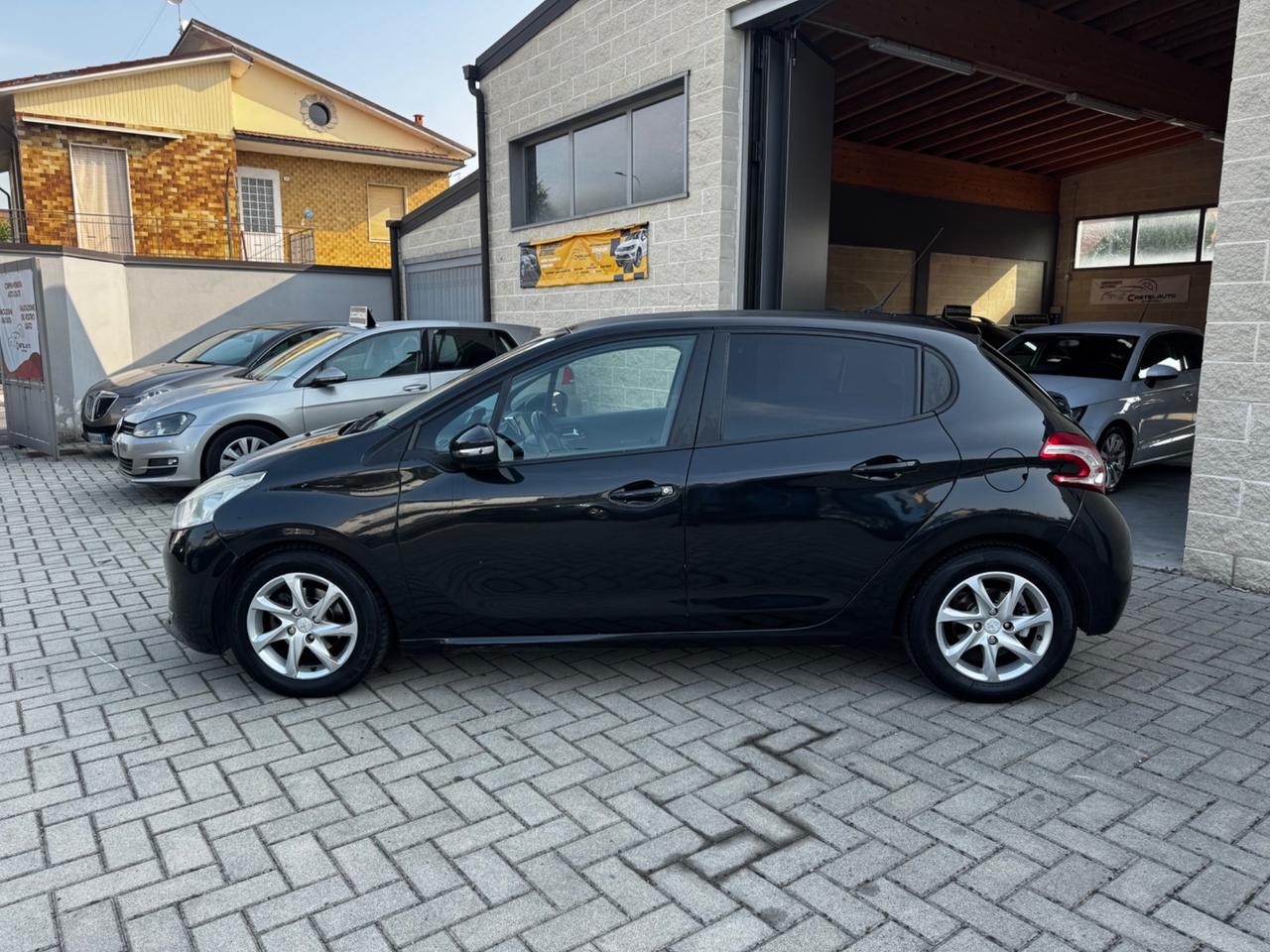Peugeot 208 1.6 e-HDi 92 CV Stop&Start 5 porte Active
