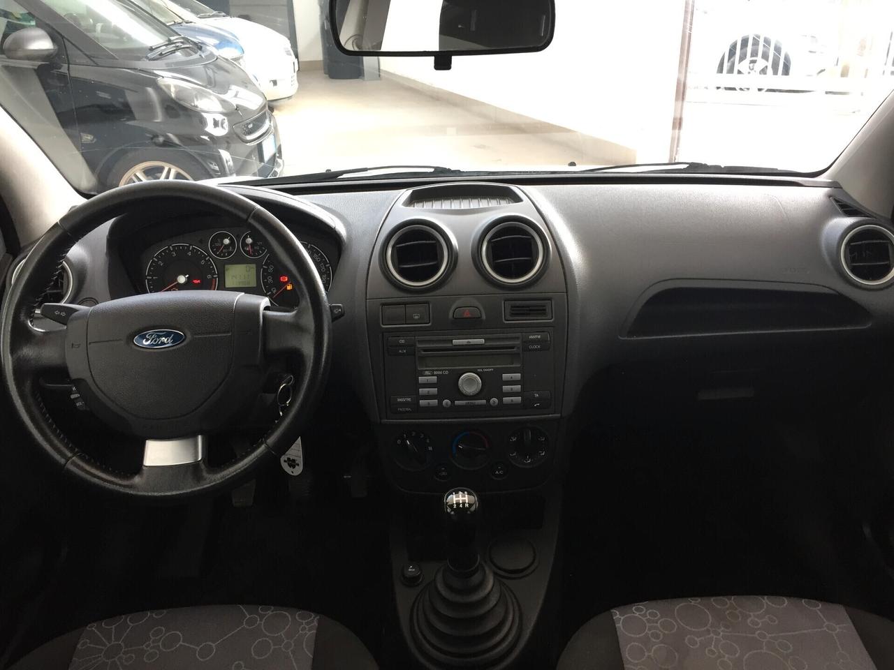 Ford Fiesta 1.2 16V 5p. Titanium