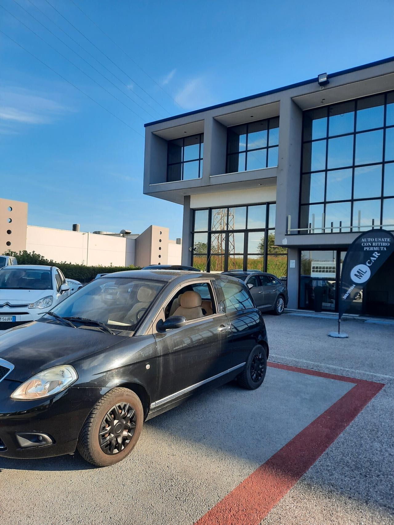 Lancia Ypsilon 1.2 Platino OK NEOPATENTATI