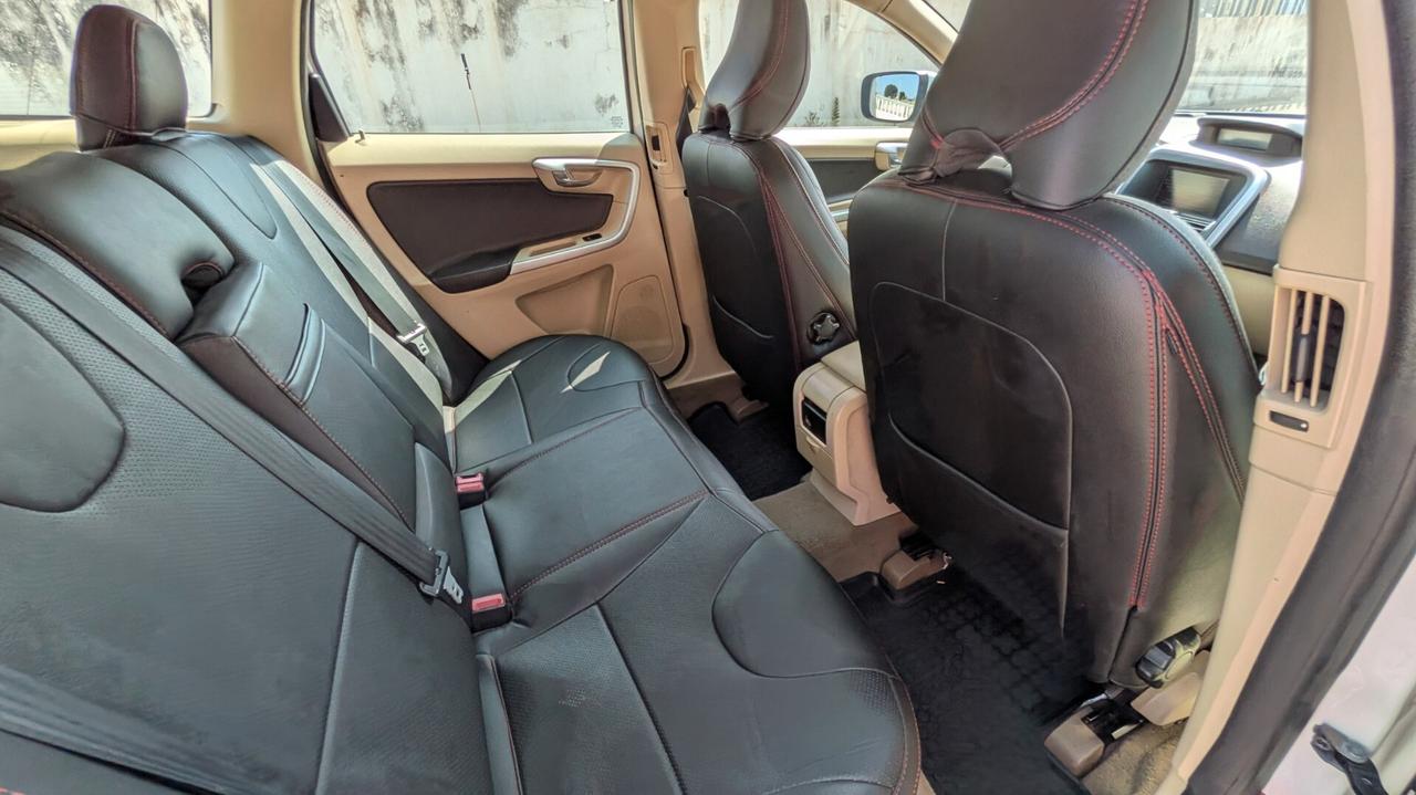 Volvo XC 60 XC60 D5 AWD Geartronic Summum