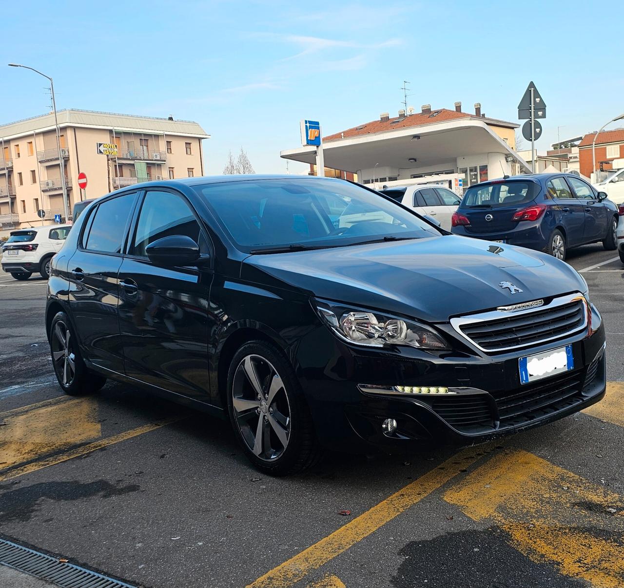 Peugeot 308 BlueHDi 100 S&S Business