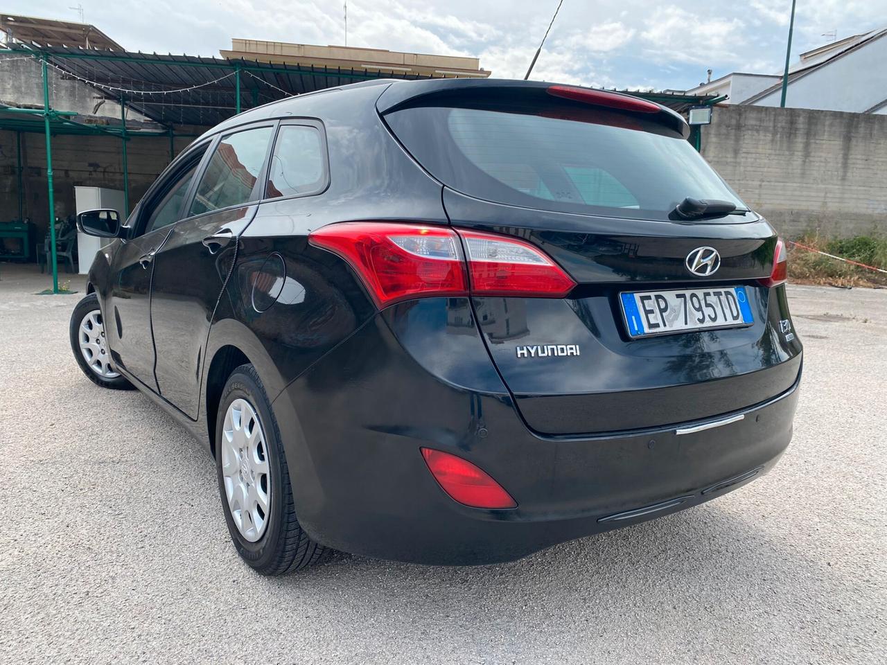 Hyundai i30 1.6 CRDi 5p. 110cv full opt nuova 2013